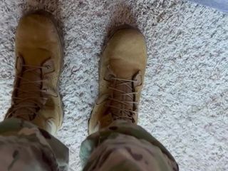 Gay Soldier Stuff: Voják si honí v Tighty Whities a jeho oblecích
