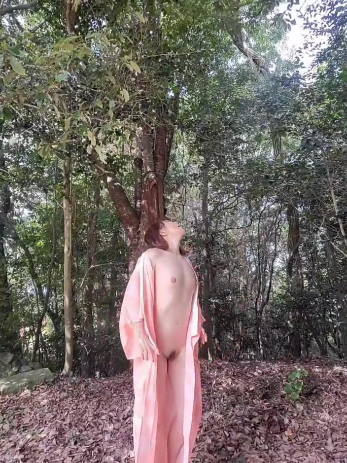 Mayumi Kanzaki: Kimono venkovní fotografie