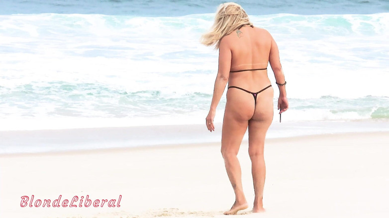 BlondeLiberal: Met Micro Bikini in Rio Beach
