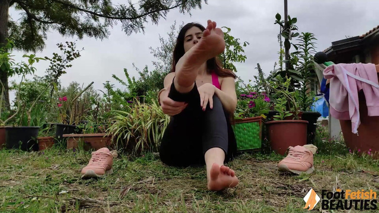 Foot Fetish HD: Sexy trenér Vale Rovski nám ukazuje, jak se udržet ve...