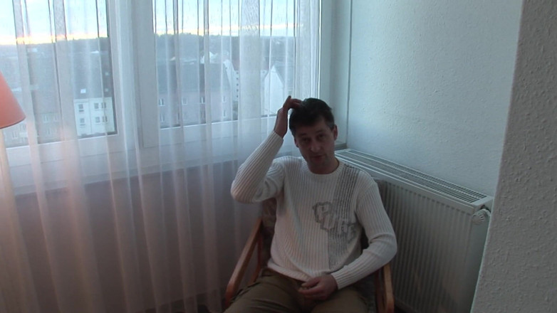 German amateur - 100% German hardcore videos: 18 yaşındaki Alman genç kız üvey babasının yarağını emiyor
