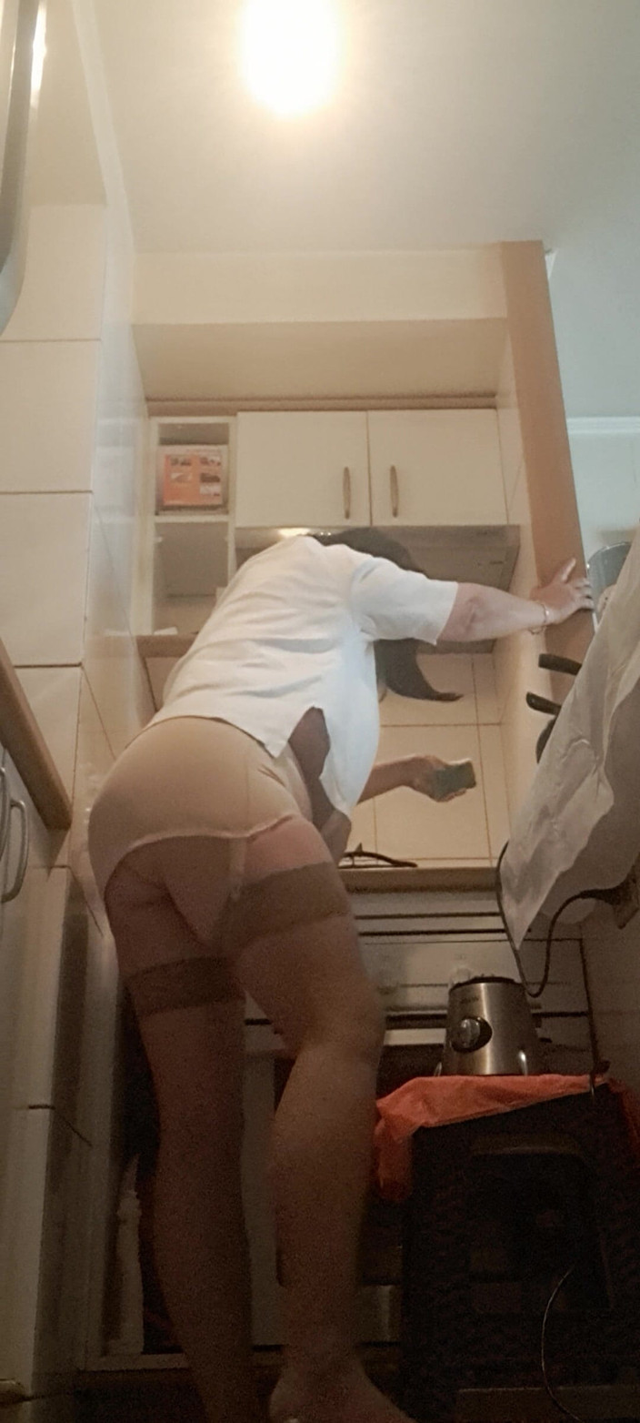 Mommy big hairy pussy: Vintage MILFka bez kalhotek