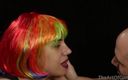 CumArtHD: Kolorowa peruka na twarz!