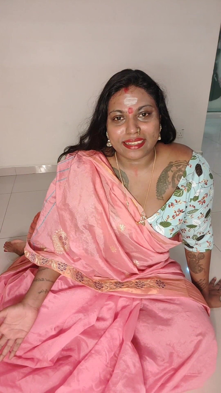 Silky Sutra: Atthai Ilaria Cure Ramesh's Masturbating Addiction.