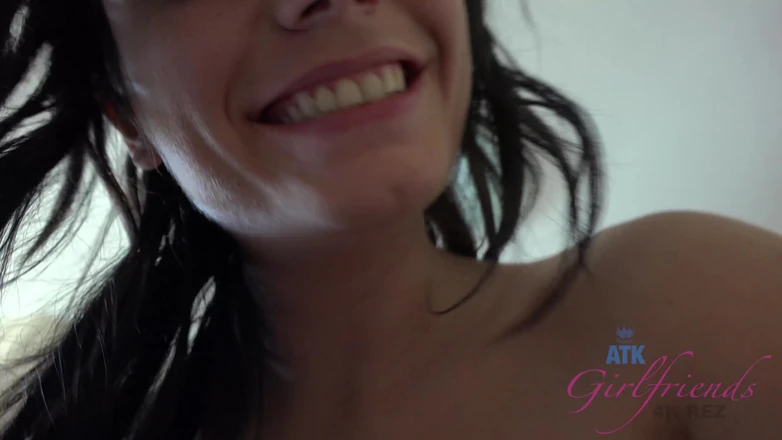 ATK Girlfriends: Alexis хочет трахаться сейчас, поэтому она прыгает на члене