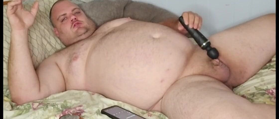 kinkylittledickie: #151 Menggunakan Domi 2 Wand pada batang kecil saya, saya pancut...