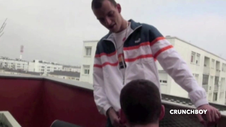 Sneaker gay: David fucked in submissed to the sneakers of a sexy...