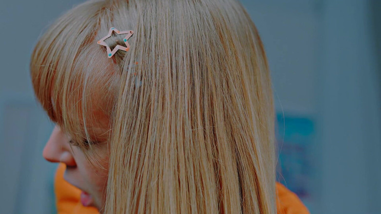 Jolie Lyon: 继女的朋友整个周末都和你做爱