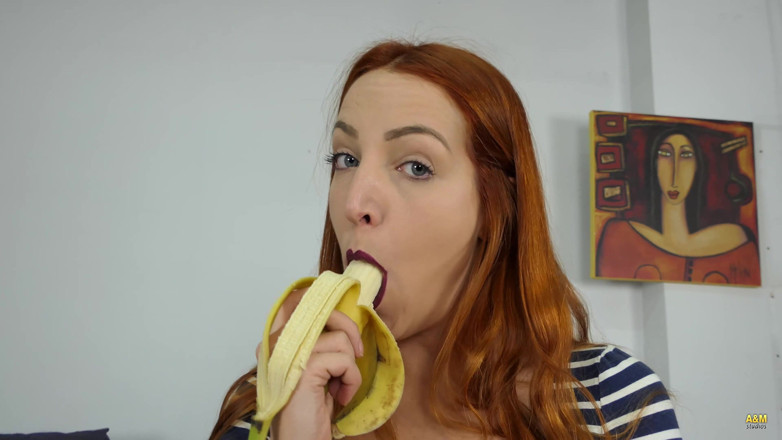 A&M Studios: Liz joue avec enthousiasme ses légumes préférés.