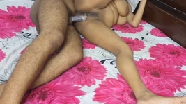 असली देसी जोड़े ने अपने जुनूनी होम सेक्स को फिल्माया - बिनास्क्रिप्ट और तीव्र!