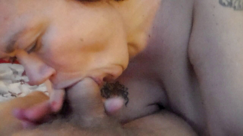 Sex hub couple: Johns 핫한 자지를 빠는 Jen의 근접 촬영