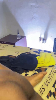 Domácí sex tape velký péro buší do těsné kundičky, dokud se nevystříká