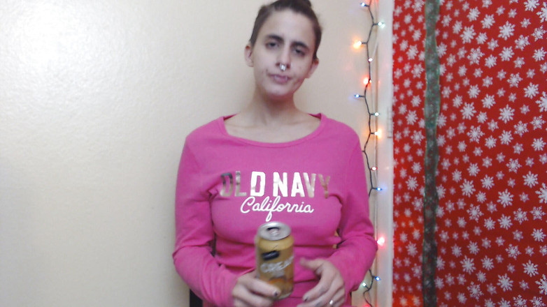 Abby Anna: Derin ham belches krem soda geğiriyor