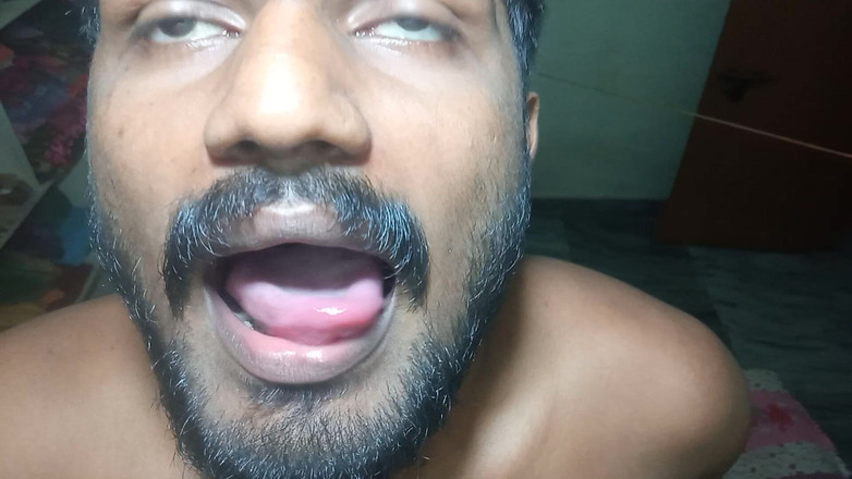 KUMBHA MANOJ KUMAR: Praca świec nocnego pokazu