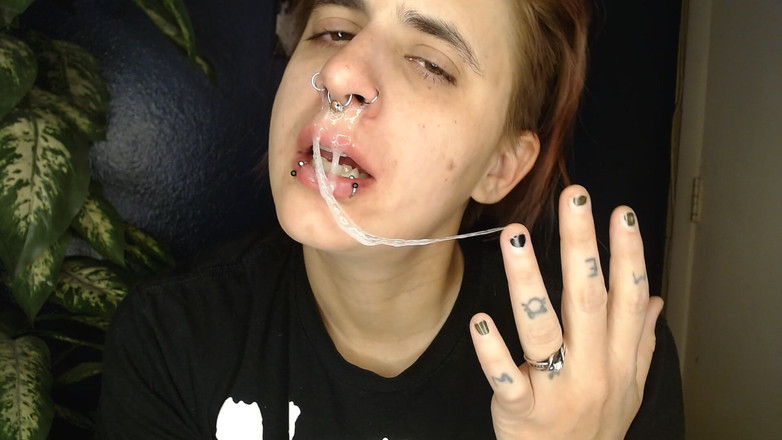 Abby Anna: Extrémní kouření nosem, tlustý těsný nepořádek