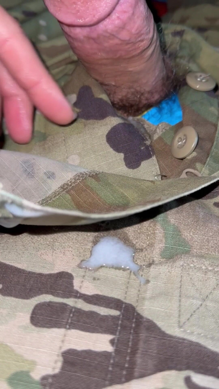 Gay Soldier Stuff: Army Solider mặc đồng phục - tuyển tập bắn tinh!