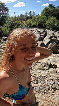 J’ai avalé son sperme en plein air après m’être fait baiser sur la plage