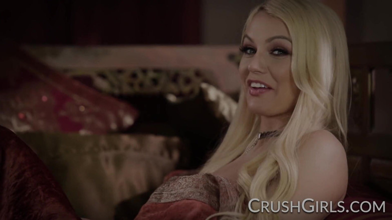 Crush Girls: Crush Girls - WICHsanleitung von der vollbusigen blonden bombe kenzie taylor