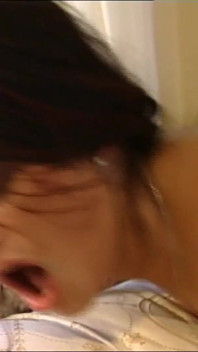 Air mani meleleh dari mulut terpakai selepas seks