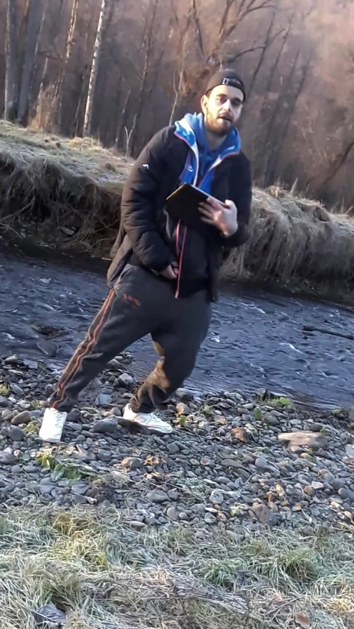 jerkofflover: 冬の自然の中で私を追いかけて