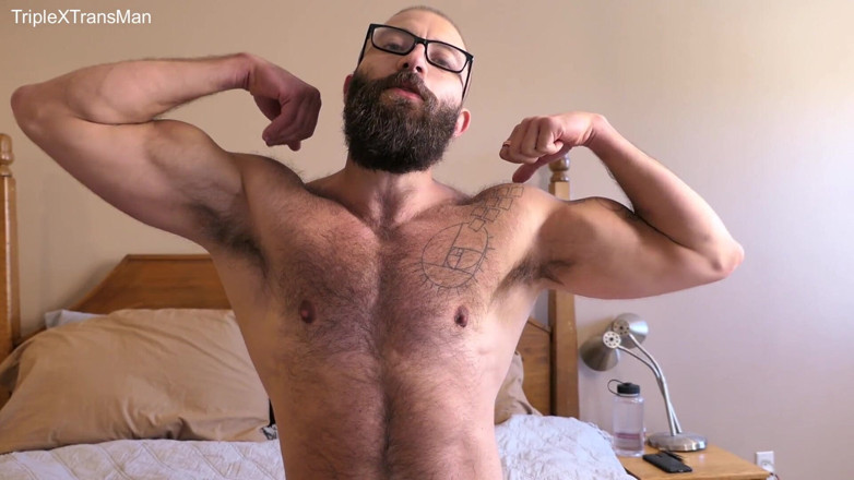 TripleXTransMan: Humillación de pene pequeño