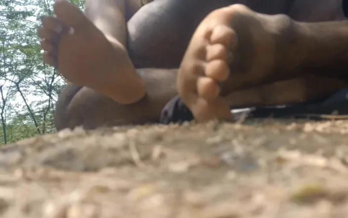 Desi village sex: Desi Aunty Jungle Sex