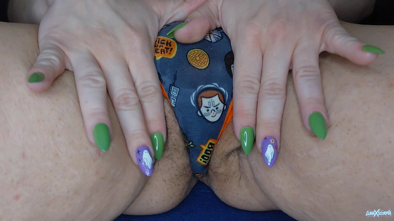 LunaXscorpia: Halloween höschen muschi necken