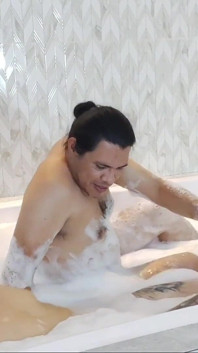 Quiero un trío en un jacuzzi unirse a la # 666