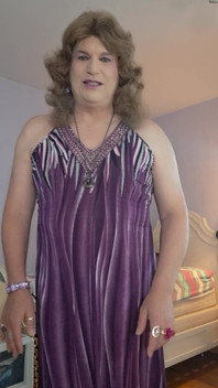 Jag Känner Mig Så Feminin I Den Här Nya Klänningen!