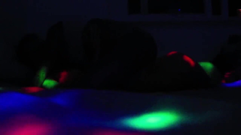 YeahHanna: Coppia romantica quasi rompe il letto e la telecamera nella...