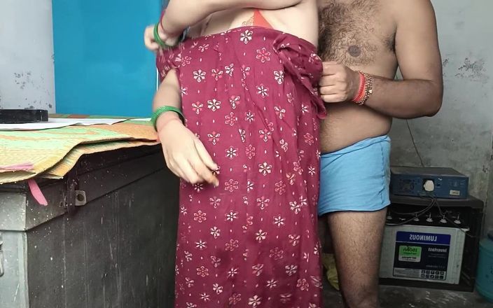 Pyaripooja22: Elder Step Sister Cooled Her Pussy While Standing with Her...