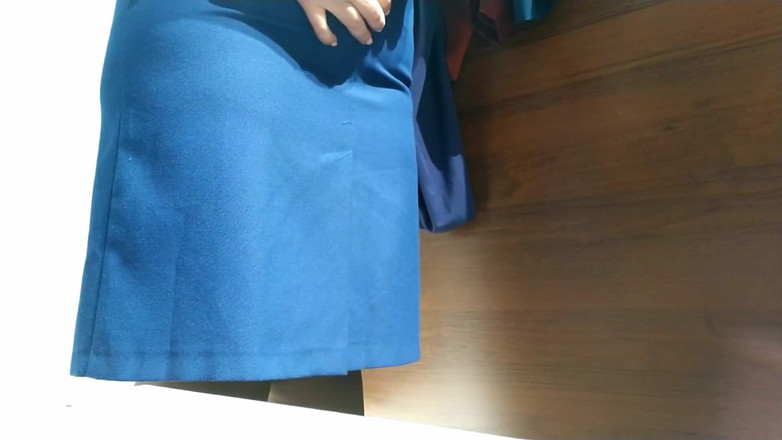 OurFetishLife: 曲線美のある成熟した女性 - ショッピングモールの試着室ビデオ