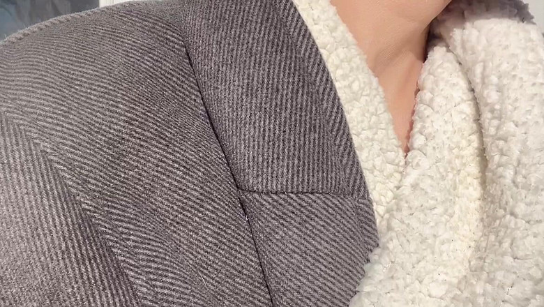 sweethanajapanese: Sikanie cipki w chłodne dni na zewnątrz