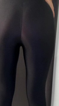 Leggings neri attillati scoreggia puzzolenti