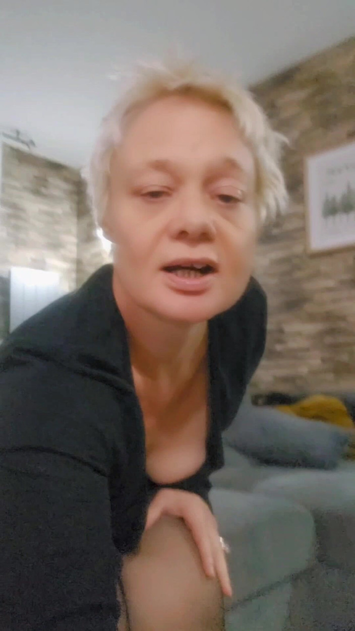 Sofy13: Olá, Você Quer Vir E Comer O Meu. Ela Está...