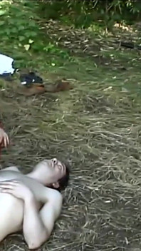 Làm tình tay ba hưng phấn nhất, con đĩ máy bay bà già hứng tình bị nện trong công viên