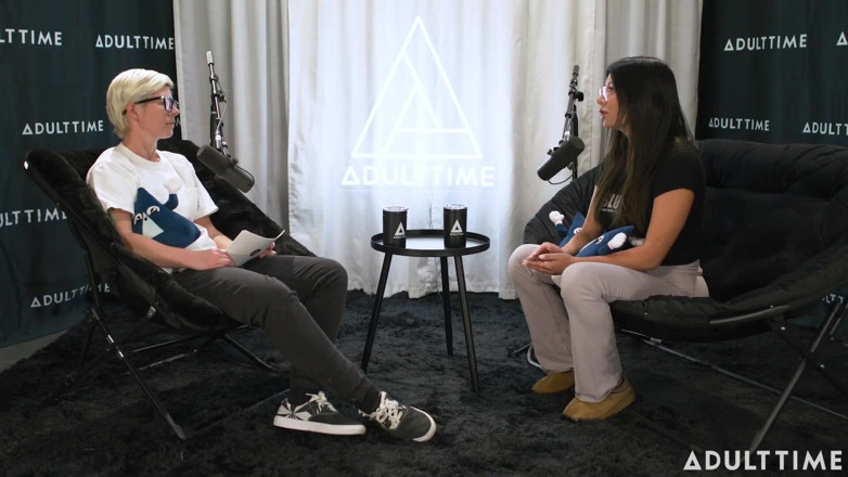 Adult Time Podcast: Cami Strella přežívající kult, Tiktok sláva a non-monogamie | čas pro dospělé...