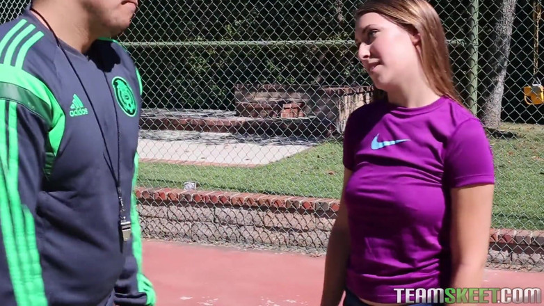 Team Skeet: สาวนักกีฬาหน้าค cute ให้โค้ชเย็ดหีตูดแน่น