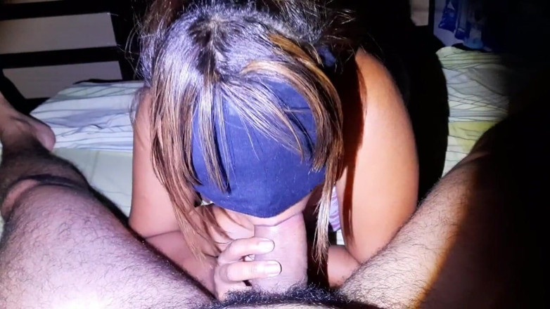 Novinha Insaciavel: ragazza che chiede il latte per andare a letto