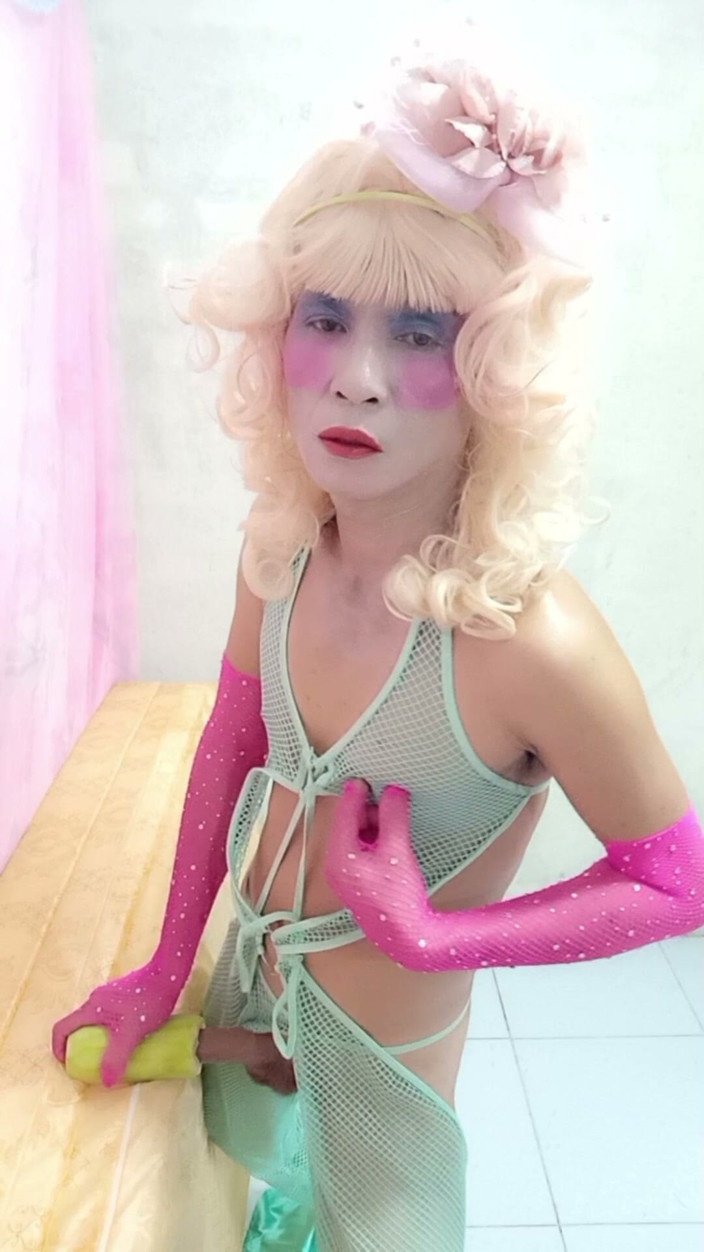 nguyen dang thien tri: Oanh Le Transgender bär sexiga kläder porr leker med en...