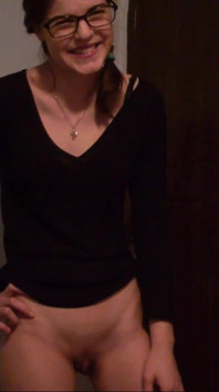 Kinky Teen Pee on the Floor and Talks About How She Feels