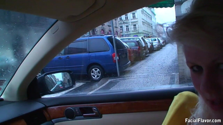 Facial flavor: Aneta se fait baiser dans une voiture à Prague