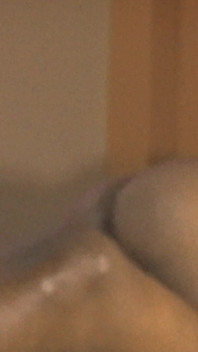 Big Booty Asian girl jeździ aż ona jest pełna spermy.