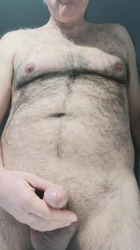 Me afeo la polla y enjabonan mi capilla y luego una buena paja