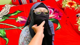 Apabila Seorang Wanita Seksi Datang Kepada Saya Meminta Derma
