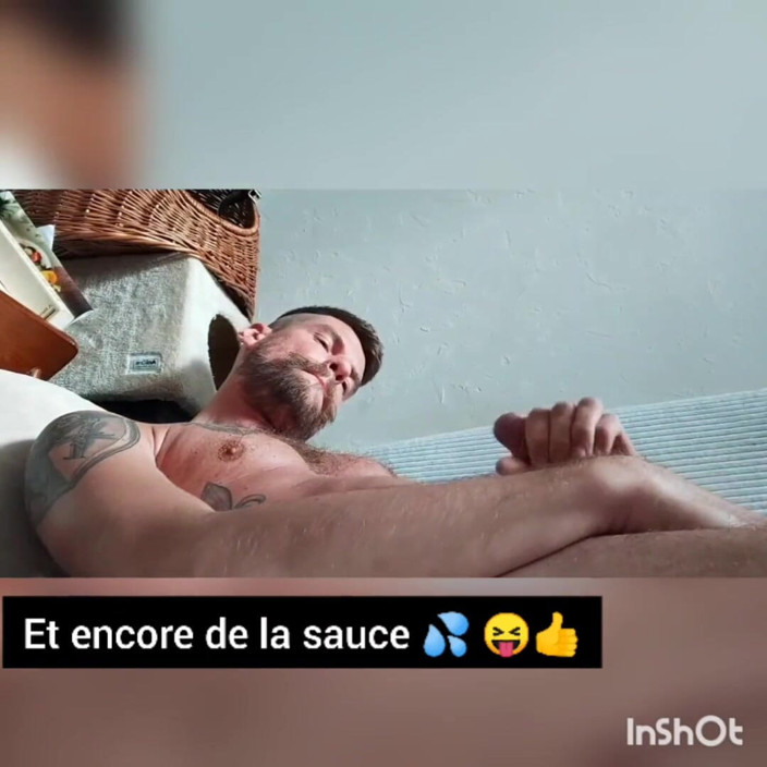Thiebaud X Modele: Tattooed hunk jerks off and squirts