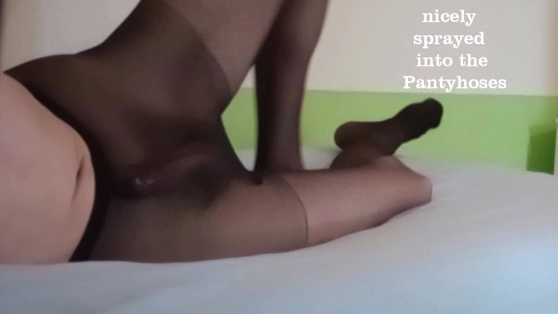 Mark Hannes: Black Pantyhose Hump Masturbation