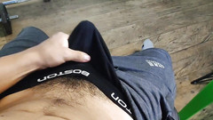 Hornyboy2058: 팬티 스타킹을 입고 거유를 문지르는 남자