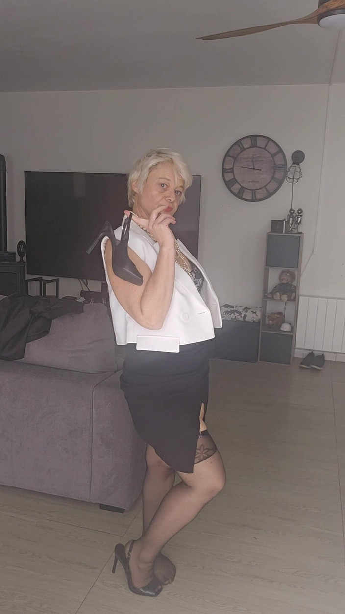 Sofy13: 你觉得我的衣服去上班怎么样？你会持续前一天