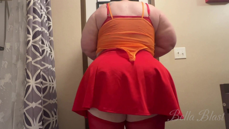 BellaBlast: Velmas Scooby Snack Stuffed Belly